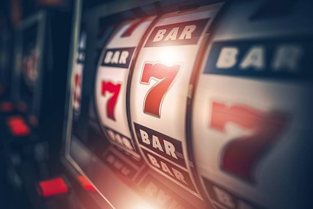 Live baccarat hand settlement on zenwin88 zenwin88 baccarat table showing banker and player hands with live card distribution